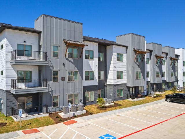 2 BR, 2 BA Apartment 12115 Creedmoor Municipal Drive Unit 6105, Buda, TX 78610