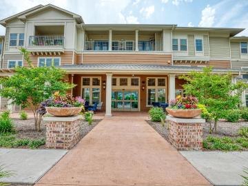 2 BR, 2 BA Apartment 1211 S Broadway St Unit 2108, Joshua, TX 76058