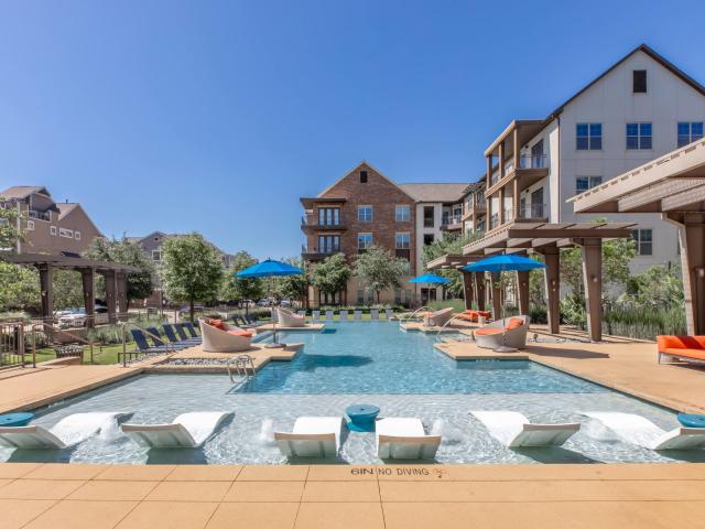 2 BR, 2 BA Apartment 1212 Singleton Blvd Unit 4072, Dallas, TX 75212