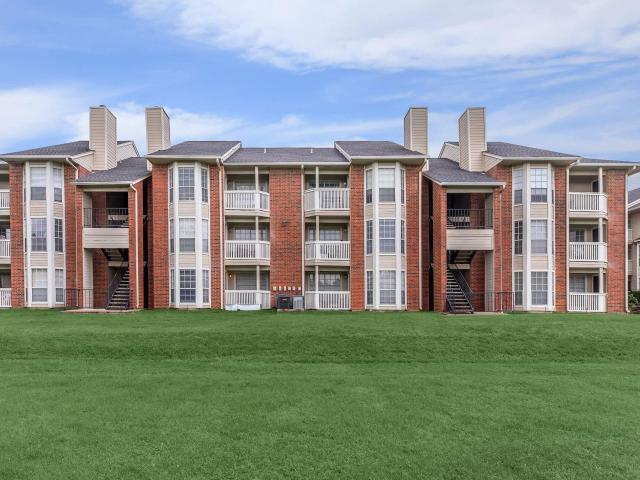 2 BR, 2 BA Apartment 12148 Jollyville Road Unit 1208, Austin, TX 78759