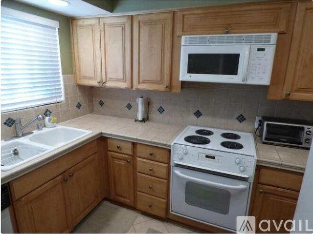 2 BR, 2 BA Apartment 12178 Rancho Bernardo Rd, Unit B, San Diego, CA 92128