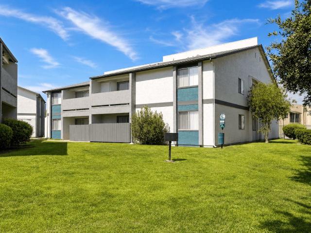 2 BR, 2 BA Apartment 121 N Ramona St Unit 19, Ramona, CA 92065