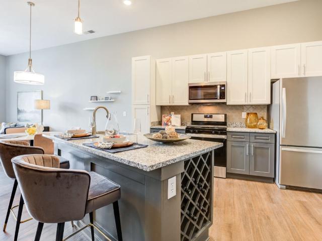2 BR, 2 BA Apartment 1225 Veterans Way Unit 20 215, Carmel, IN 46032