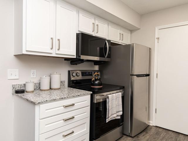 2 BR, 2 BA Apartment 122 Riverstone Court Unit 106F, Easley, SC 29640