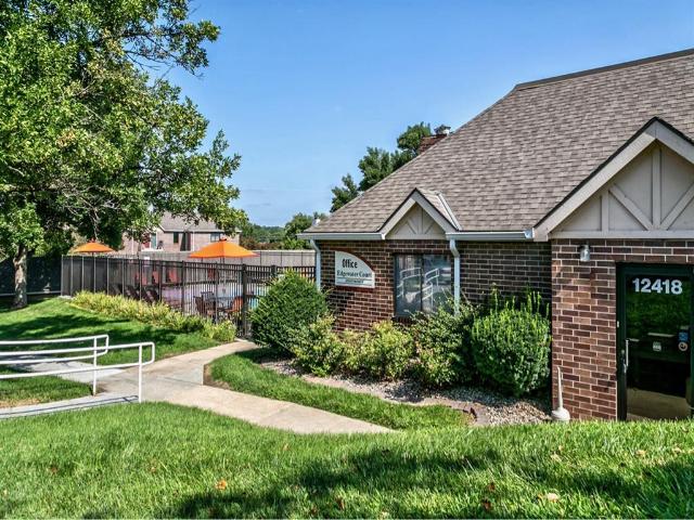 2 BR, 2 BA Apartment 12418 Burt Plaza Unit 12432 16, Omaha, NE 68154