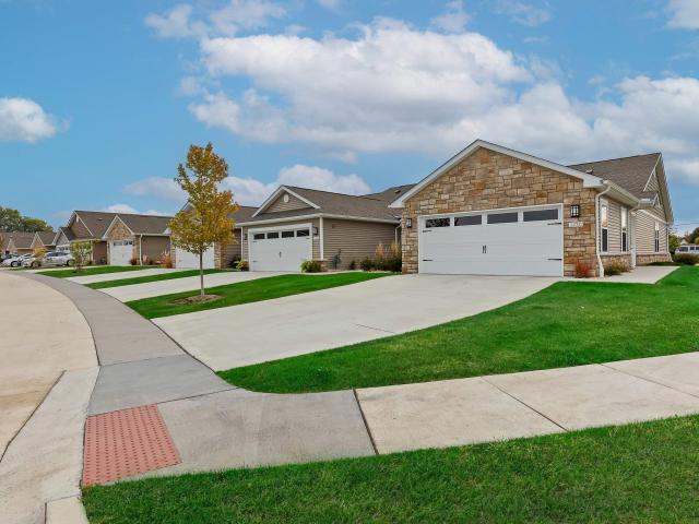 2 BR, 2 BA Apartment 1241 Coffeeberry Lane Unit 1233J, Aurora, IL 60506