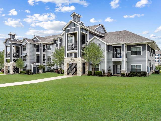 2 BR, 2 BA Apartment 12435 Dessau Rd Unit 2 beds, 2 baths, $990, Austin, TX 78754
