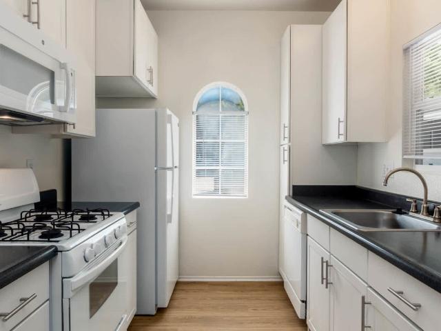 2 BR, 2 BA Apartment 12435 Heatherton Court Unit 1, San Diego, CA 92128