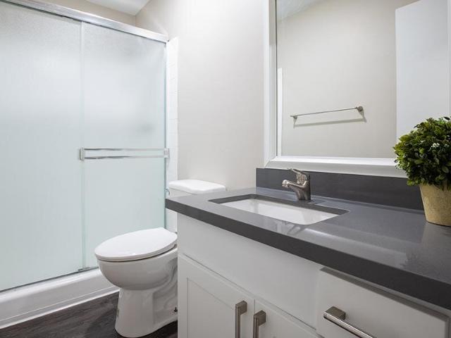 2 BR, 2 BA Apartment 124 North Tustin Avenue Unit E4, Anaheim, CA 92807