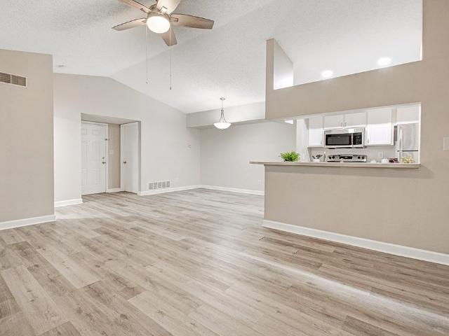 2 BR, 2 BA Apartment 124 SW 62nd Street Unit 76 06, Gainesville, FL 32607