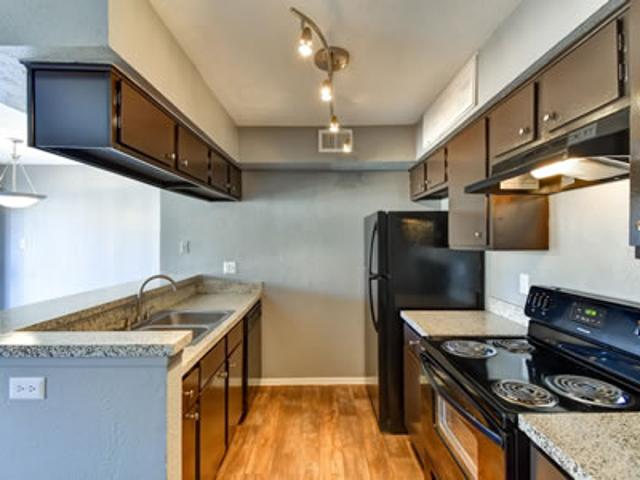 2 BR, 2 BA Apartment 1255 West Pleasant Run Road Unit 237 09, Lancaster, TX 75146