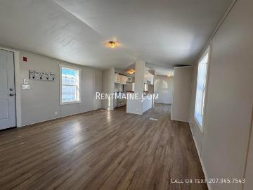 2 BR, 2 BA Apartment 125 F St Pittsfield, ME 04967