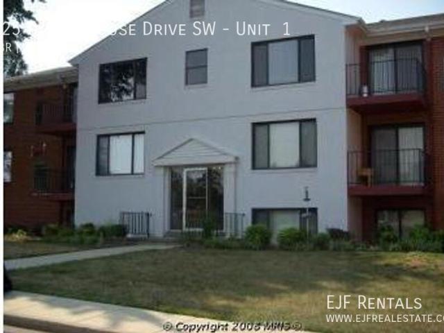 2 BR, 2 BA Apartment 125 Q Clubhouse Drive SW, Leesburg, VA 20175