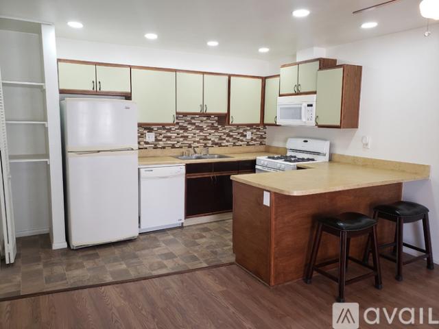 2 BR, 2 BA Apartment 1261 Victor Avenue, Unit 9, El Cajon, CA 92021