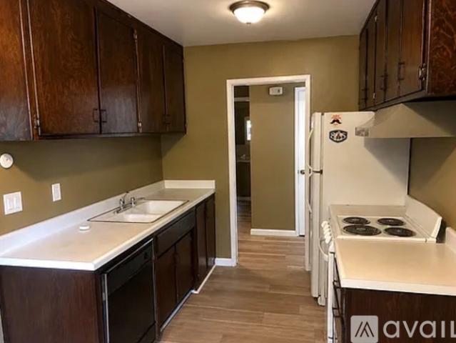 2 BR, 2 BA Apartment 1271 Murray Avenue, Unit B, San Luis Obispo, CA 93405