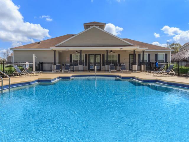 2 BR, 2 BA Apartment 12813 Ware Lane Unit 01 105, Dade City, FL 33525