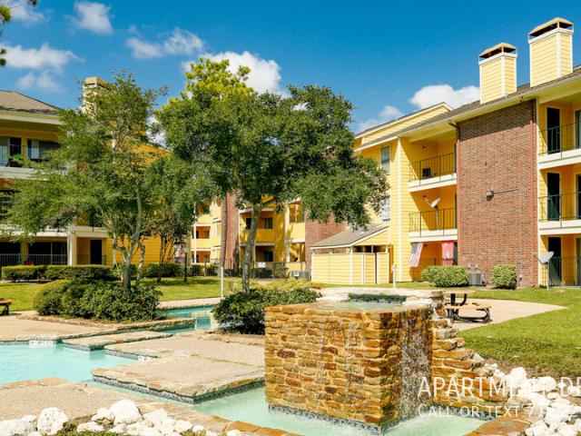 2 BR, 2 BA Apartment 12909 Brant Rock DrÂ, Houston, TX 77082