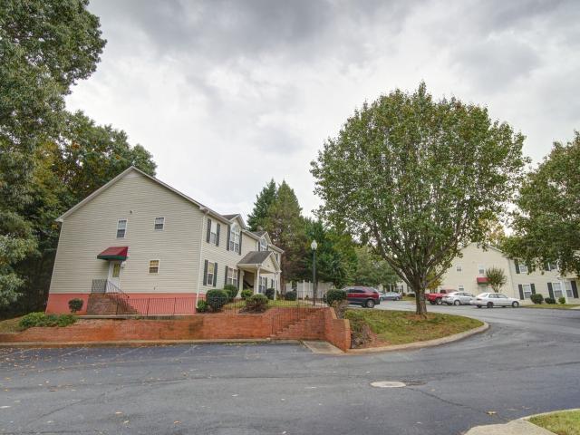 2 BR, 2 BA Apartment 1299 Sentry Pointe Ct Unit 321, Winston Salem, NC 27127
