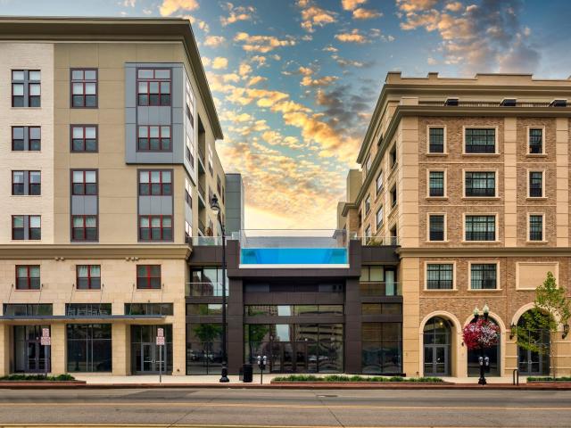 2 BR, 2 BA Apartment 12 W Gay St Unit 529, Columbus, OH 43215
