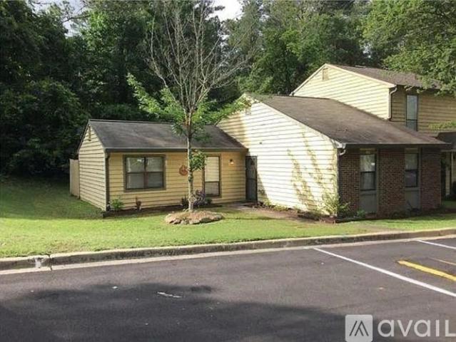 2 BR, 2 BA Apartment 133 Sandalwood Cir, Lawrenceville, GA 30046