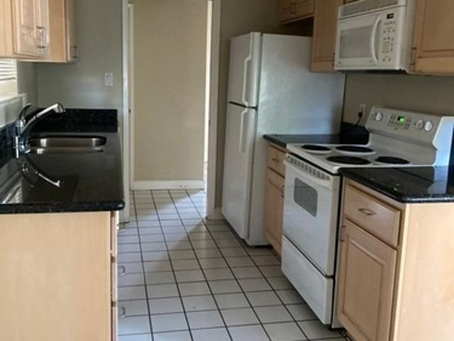 2 BR, 2 BA Apartment 1300 Montecito Avenue, Unit 10, Mountain View, CA 94043