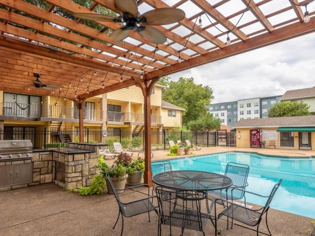 2 BR, 2 BA Apartment 1300 S 11th ST Unit 1103, Waco, TX 76706