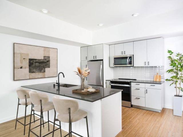 2 BR, 2 BA Apartment 13033 Northeast 70th Place Unit 536, Kirkland, WA 98033