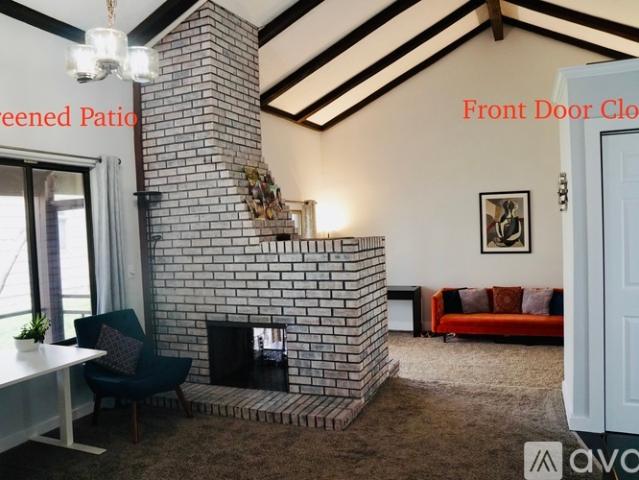 2 BR, 2 BA Apartment 1303 Kingsridge Court, Normal, IL 61761