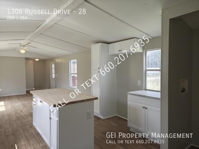 2 BR, 2 BA Apartment 1306 Russell Drive, Weaver, AL 36277