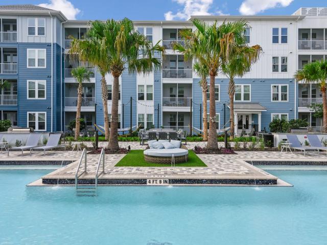 2 BR, 2 BA Apartment 130 Orlando Breeze Circle Unit 403, Davenport, FL 33897