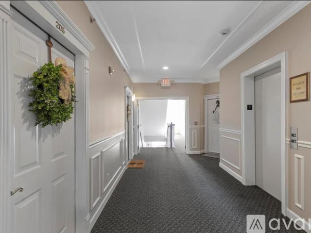 2 BR, 2 BA Apartment 13115 Mill Crossing Ct, Unit 303, Creve Coeur, MO 63141