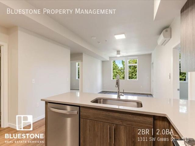 2 BR, 2 BA Apartment 1311 SW Gibbs St Portland, OR 97239
