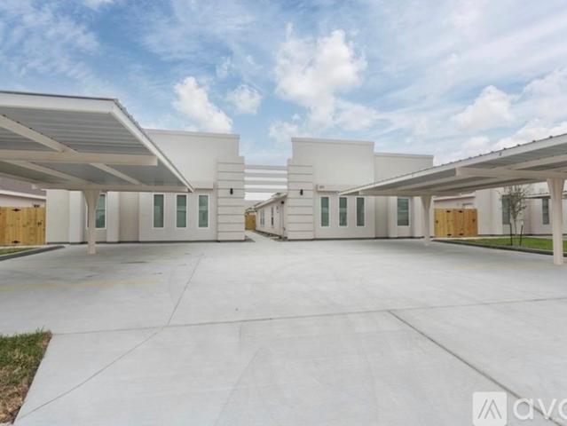 2 BR, 2 BA Apartment 1311 Petri Drive, Unit Apt#3, Weslaco, TX 78599