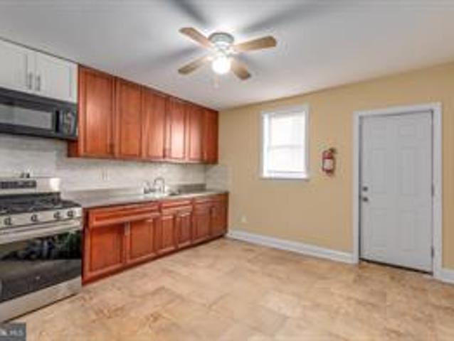 2 BR, 2 BA Apartment 1312 S Corlies St, Philadelphia, PA 19146