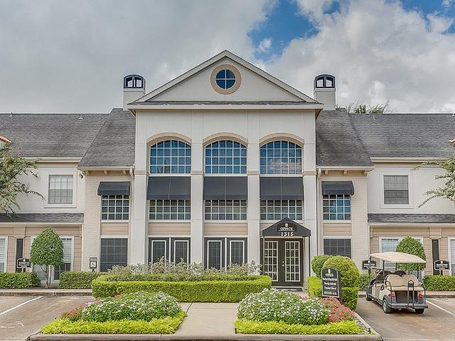 2 BR, 2 BA Apartment 1315 Nasa Pkwy Unit 1304, Houston, TX 77058