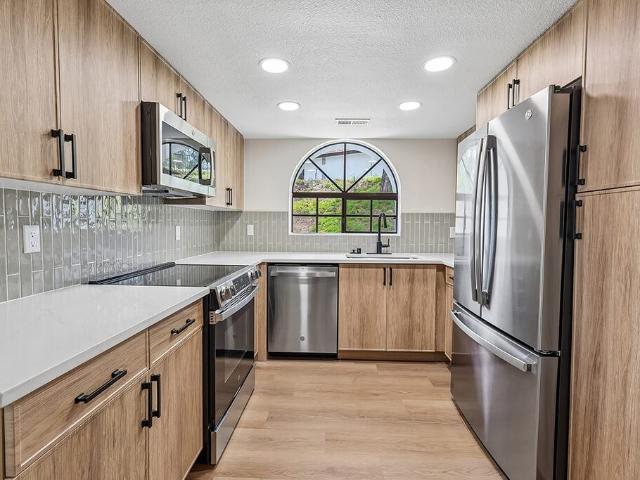 2 BR, 2 BA Apartment 1320 Via Terrassa Unit VT1336, Encinitas, CA 92024