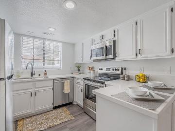 2 BR, 2 BA Apartment 1320 Via Terrassa Unit VT1418, Encinitas, CA 92024