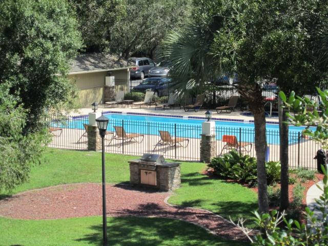 2 BR, 2 BA Apartment 13275 Arbor Pointe Circle Unit 13374 103, Tampa, FL 33617