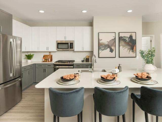 2 BR, 2 BA Apartment 1333 W Parklane Blvd. Unit 388, Chandler, AZ 85224