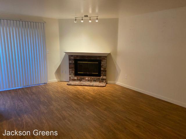 2 BR, 2 BA Apartment 13341 15th Avenue Northeast Unit E301, Seattle, WA 98125