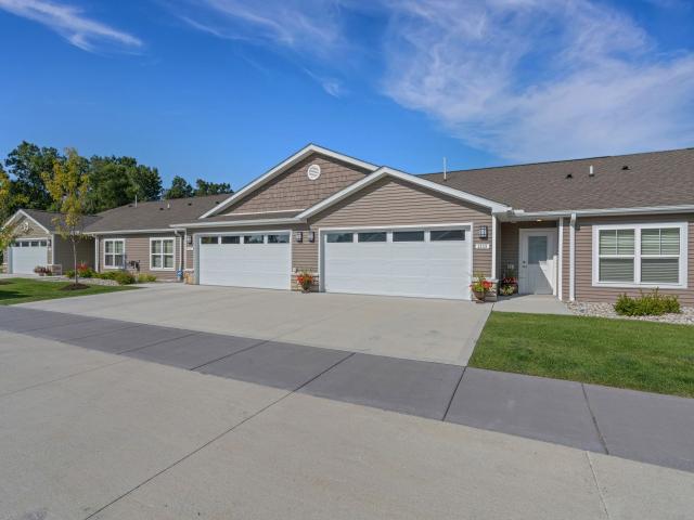 2 BR, 2 BA Apartment 1339 Beale Circle Unit 1057B, Rochester, MI 48307