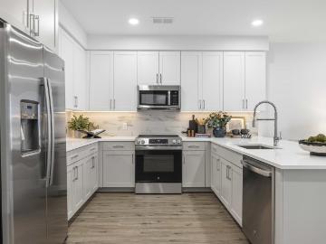 2 BR, 2 BA Apartment 137 Patterson Street Unit 155, Hillsdale, NJ 07642