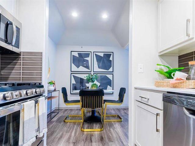 2 BR, 2 BA Apartment 13407 Metric Blvd, Austin, TX 78727