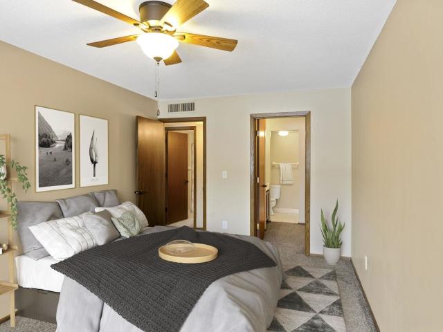 2 BR, 2 BA Apartment 13401 Morgan Avenue South Unit 132, Burnsville, MN 55337