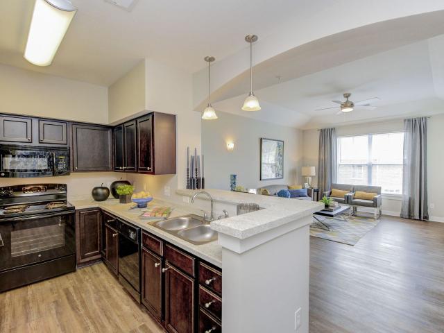 2 BR, 2 BA Apartment 13415 Highpointe Blvd Unit 1 01 205, Carmel, IN 46032