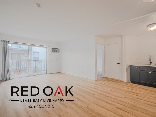 2 BR, 2 BA Apartment 134 N Mariposa Ave, Los Angeles, CA 90004