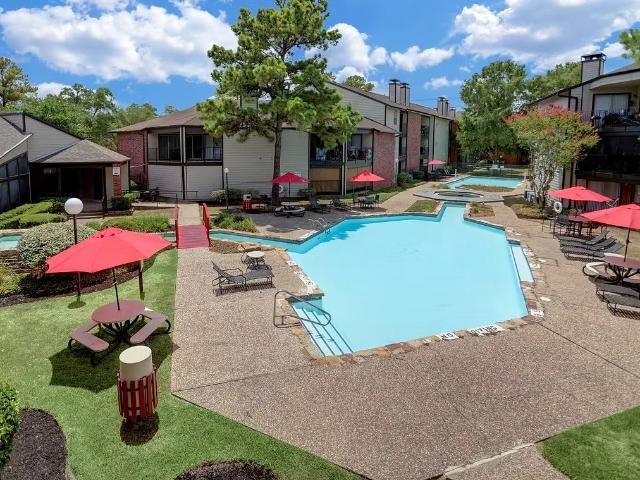 2 BR, 2 BA Apartment 1350 Greens Parkway Unit 06 604, Houston, TX 77067