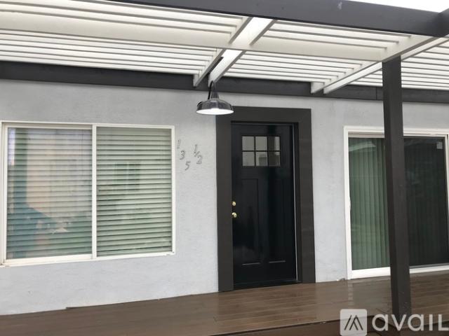 2 BR, 2 BA Apartment 135 1 2 W 88th St, Los Angeles, CA 90003