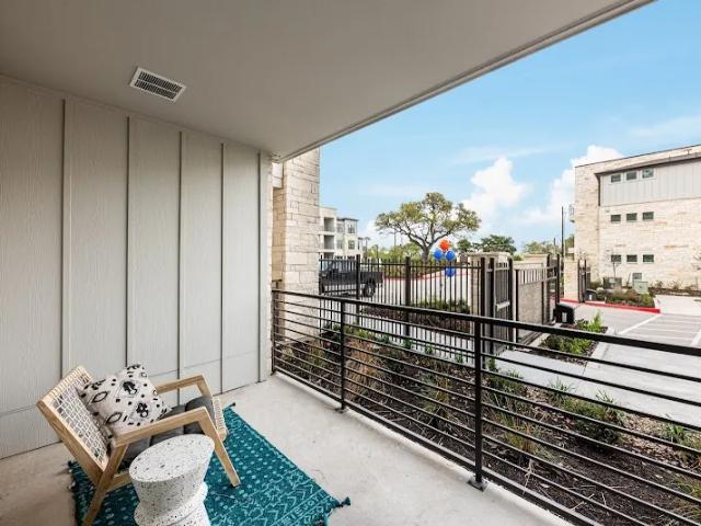 2 BR, 2 BA Apartment 135 Foremost Dr, Austin, TX 78745