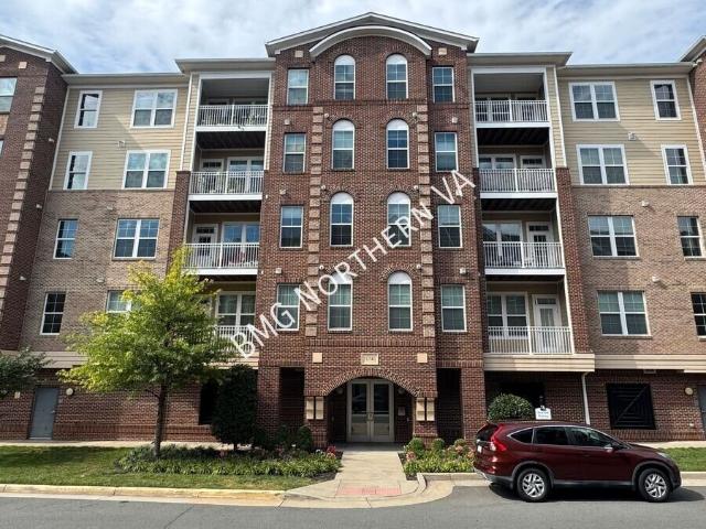 2 BR, 2 BA Apartment 13740 Endeavour Dr, Herndon, VA 20171